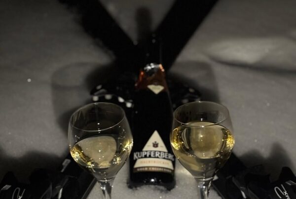 Genießen Sie einen gemütlichen Abend mit Wein in der Höss Alpin Lodge Hinterstoder